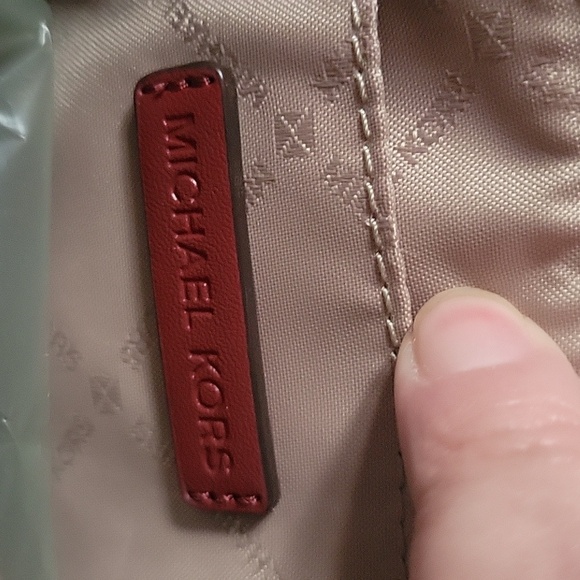 Michael Kors Cherry Red Metallic Jet Set Crossbody Bag with Accessories - Picture 6 of 7